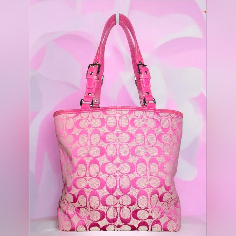 **SOLD**Pink Coach Y2K Hamptons Signature Lunch Tote - Picture 14 of 14